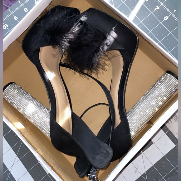 Wild Diva Shoes - NEW IN BOX WILD DIVA “Julia” Suede heels